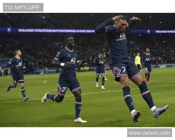 巴黎圣日耳曼2-0战胜摩纳哥，领先榜首保持5分差距，尽显法甲霸主实力
