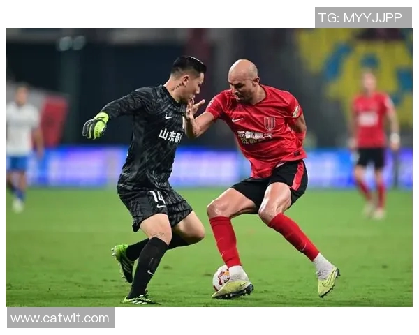 巴黎客场失利，小脚矮子落败勒沃库森，球迷期待未达成