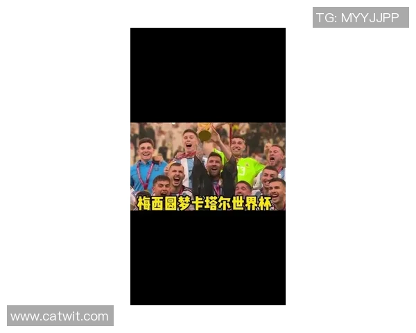 巴萨官方宣布与梅西续约5年,球迷集体欢呼祝福 巴萨官方宣布与梅西续约5年,球迷集体欢呼祝福