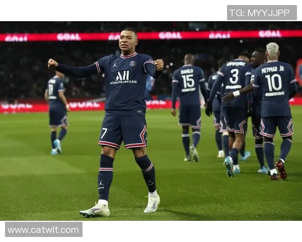 巴黎圣日耳曼确认与尤文图斯就姆巴佩交易达成协议，球队正式宣布签约！