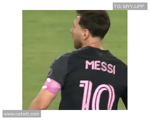 巴萨主场逆转击败塞维利亚，梅西连场破门领跑射手榜！