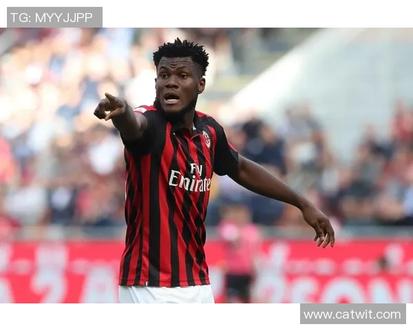 巴塞罗那正式签下AC米兰后卫，全面提升后防实力