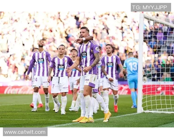 德甲中游球队激战：沃尔夫斯堡与法兰克福争夺榜首之争