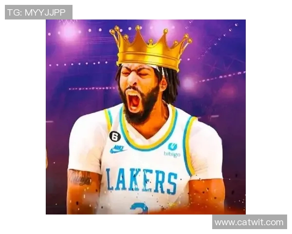 法兰克福球员戴维斯备受瞩目，获得广泛关注