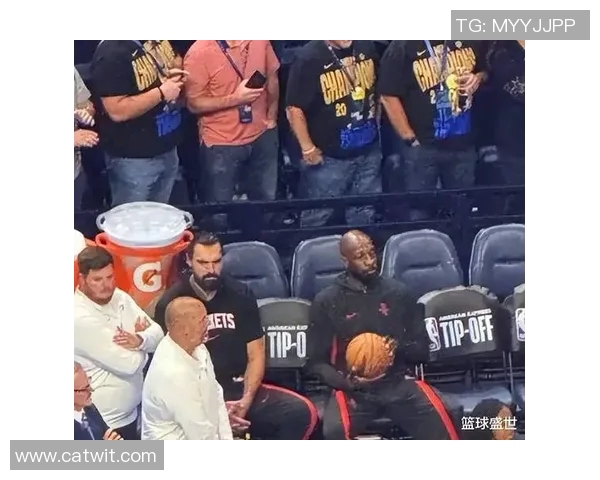 爵士后卫因技术犯规被罚，球队陷入困境，关键时刻该如何应对？