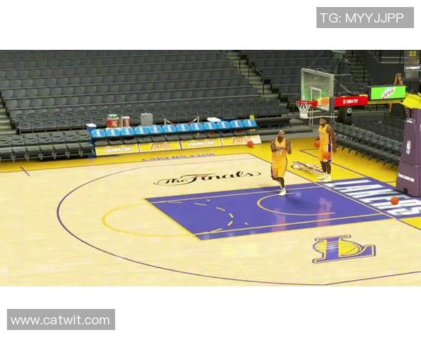 科比重回球场观战，热火vs湖人再掀传奇对决