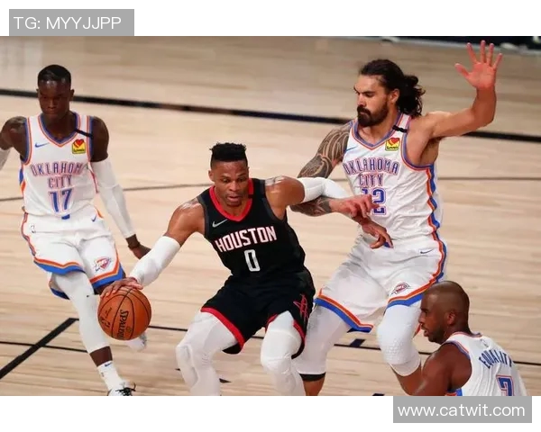 雷霆主场击败鹈鹕,威少再次完成三双 雷霆主场击败鹈鹕,威少再次完成三双