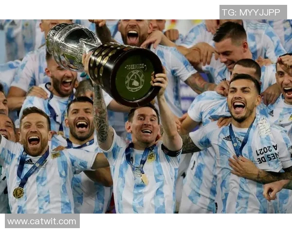 梅西领衔阿根廷队夺得美洲杯冠军,巴西世界杯再添夺冠热门! 梅西领衔阿根廷队夺得美洲杯冠军,巴西世界杯再添夺冠热门!