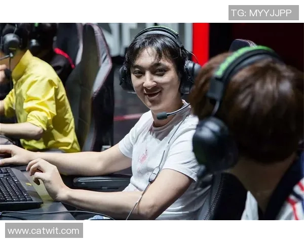 米林科维奇与女友热恋中,曝光甜蜜合影引关注 米林科维奇与女友热恋中,曝光甜蜜合影引关注