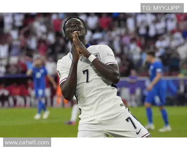 西班牙队惨败瑞典，遗憾出局欧洲杯：梦想破灭的瞬间