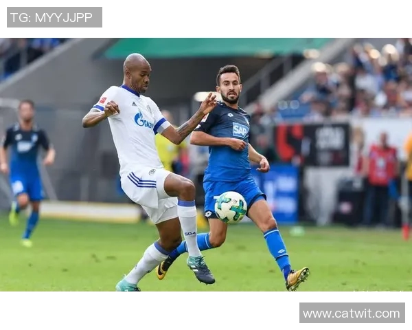 沙尔克04遭遇联赛五连败，危机四伏球迷忧心重重