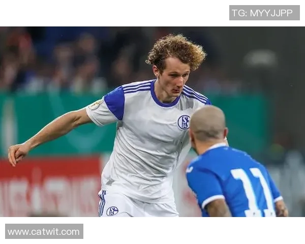 沙尔克04惨败莱比锡RB，遭遇重创深陷保级危机