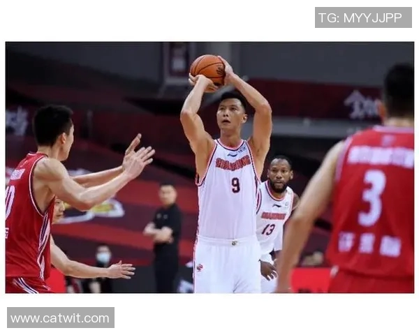 易建联领军广东宏远大胜山西汾酒，取得五连胜，提前锁定季后赛席位