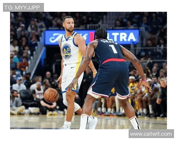 勇士队艰苦战胜快船队，双杀成功重现王者风范