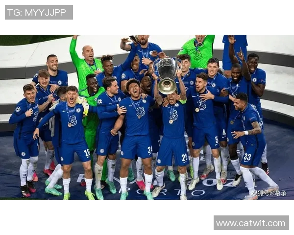 曼城在欧冠小组赛中表现出色，横扫对手跻身晋级行列