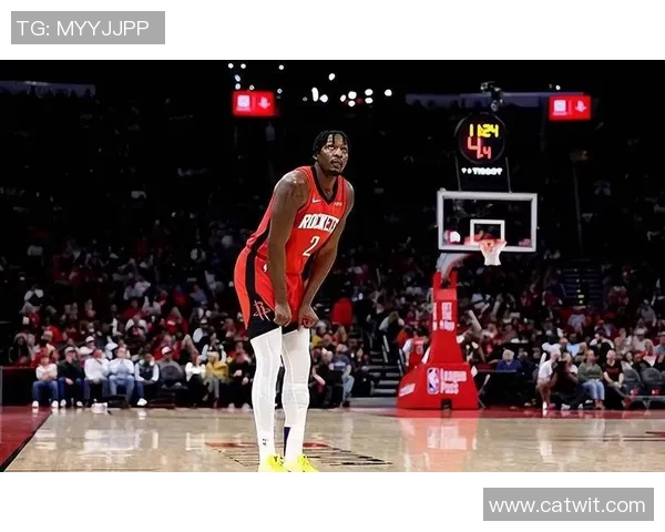 火箭新援表现出色,球队止步不前仍有升级空间 火箭新援表现出色,球队止步不前仍有升级空间